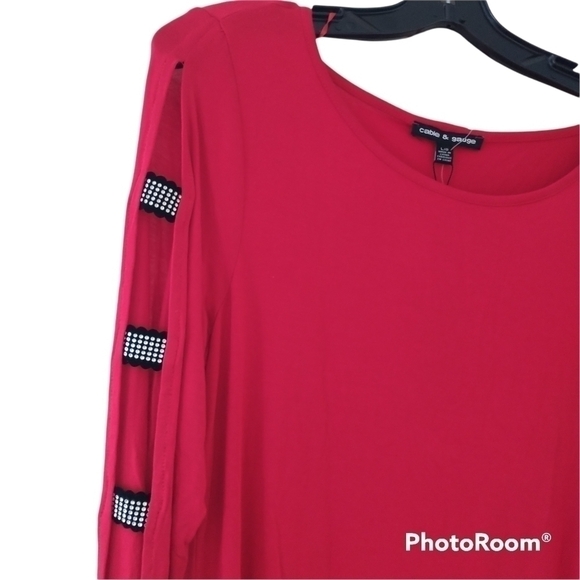 Cable & Gauge Red Tunic Style Top with Cutout & Crystal Sleeves L - Picture 2 of 11